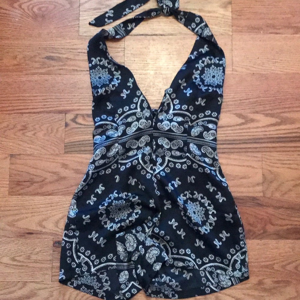 PAISLEY BLACK ROMPER